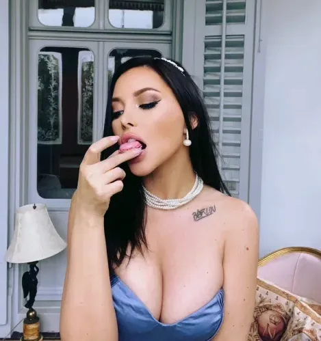 Anna Polina OnlyFans ingyenes 2